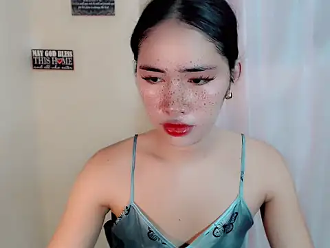Snapshot of urasiankylie chatting on 05-03-26, 05:02 urasiankylie online show from 05-03-26, 05:02