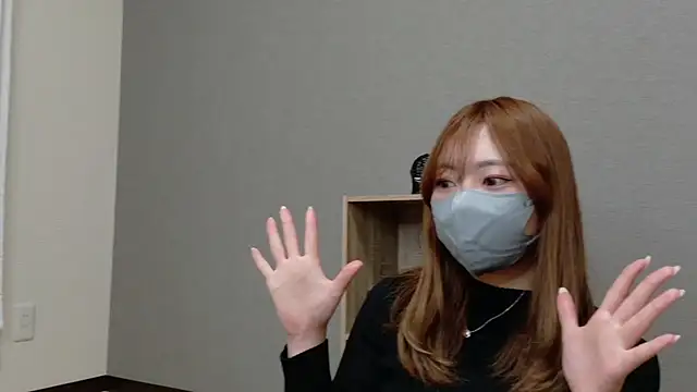 Snapshot of YUA_0425 chatting on 04-25-26, 10:18 YUA 0425 online show from 04-25-26, 10:18