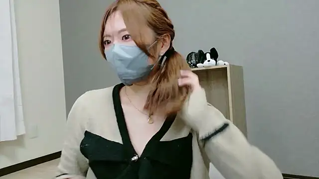 Snapshot of YUA_0425 chatting on 04-28-26, 05:18 YUA 0425 online show from 04-28-26, 05:18
