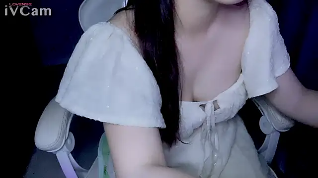 Snapshot of Milk_xoxo chatting on 04-10-26, 07:29 Milk xoxo online show from 04-10-26, 07:29