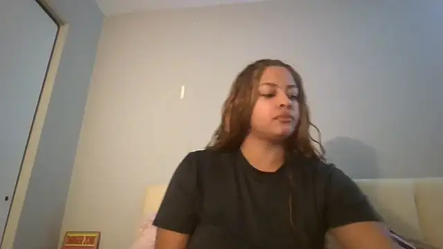 Snapshot of madzbailey chatting on 04-21-26, 01:42 madzbailey online show from 04-21-26, 01:42