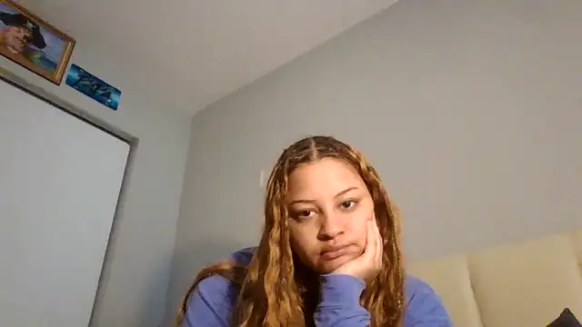 Snapshot of madzbailey chatting on 05-15-26, 03:30 madzbailey online show from 05-15-26, 03:30