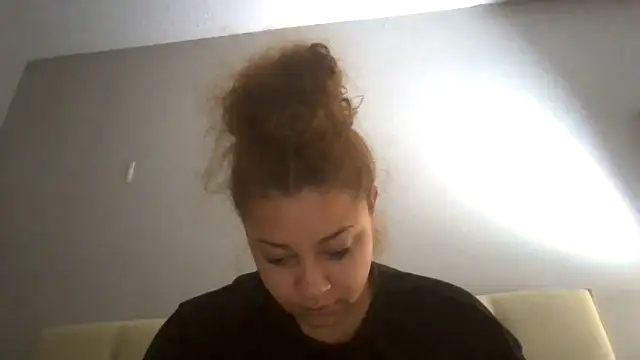 Snapshot of madzbailey chatting on 05-23-26, 05:17 madzbailey online show from 05-23-26, 05:17