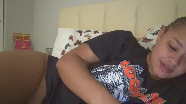 Snapshot of madzbailey chatting on 06-05-26, 03:57 madzbailey online show from 06-05-26, 03:57