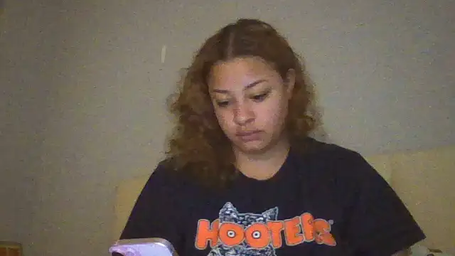Snapshot of madzbailey chatting on 06-05-26, 12:44 madzbailey online show from 06-05-26, 12:44
