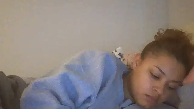 Snapshot of madzbailey chatting on 06-07-26, 11:19 madzbailey online show from 06-07-26, 11:19