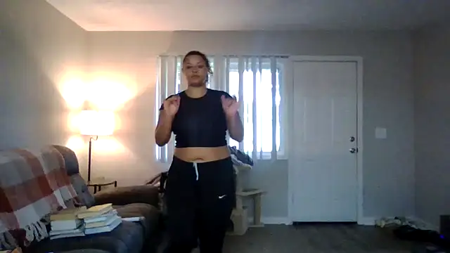 Snapshot of madzbailey chatting on 06-21-26, 10:56 madzbailey online show from 06-21-26, 10:56