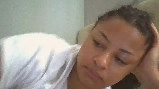 Snapshot of madzbailey chatting on 07-08-26, 01:04 madzbailey online show from 07-08-26, 01:04