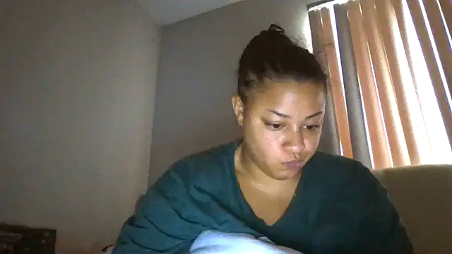 Snapshot of madzbailey chatting on 07-25-26, 01:41 madzbailey online show from 07-25-26, 01:41