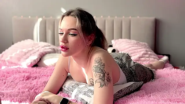 StacyStone online show from 04-16-26, 06:14