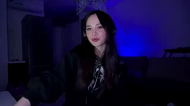 Snapshot of Elizabetswan chatting on 04-10-26, 09:30 Elizabetswan online show from 04-10-26, 09:30