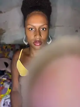 cremelyy online show from 04-24-26, 03:42