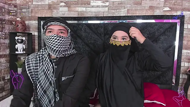 Snapshot of Dalila_and_Khaled chatting on 04-09-26, 07:03 Dalila and Khaled online show from 04-09-26, 07:03