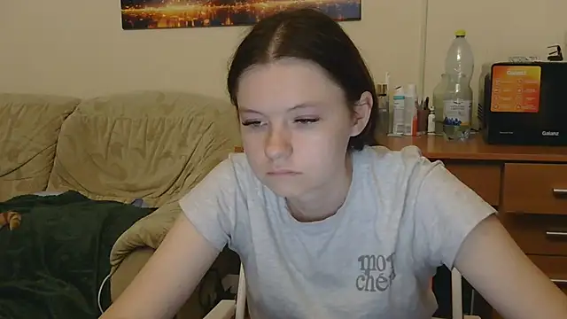JessicaHolland1 online show from 06-03-26, 07:08