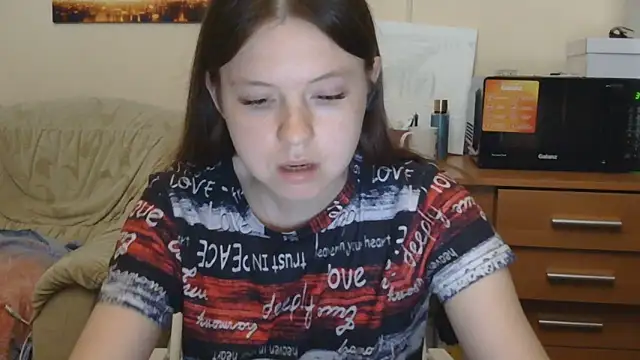 JessicaHolland1 online show from 06-11-26, 06:50