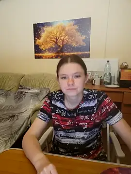 JessicaHolland1 online show from 06-18-26, 05:39