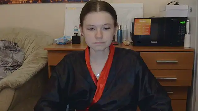 JessicaHolland1 online show from 06-30-26, 05:47