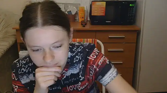 JessicaHolland1 online show from 07-05-26, 06:37