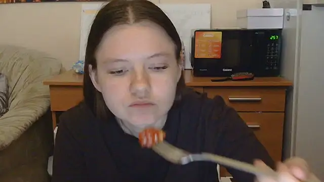 JessicaHolland1 online show from 07-07-26, 06:23