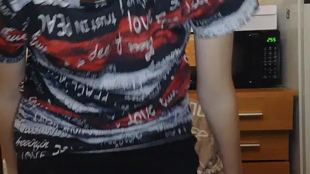 JessicaHolland1 online show from 07-11-26, 06:21