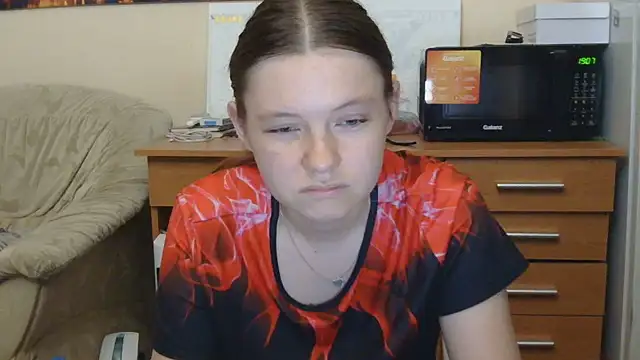 JessicaHolland1 online show from 07-28-26, 06:20