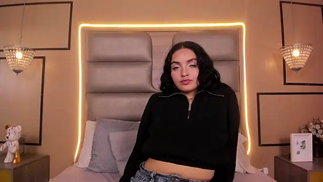 BIANCACOLLINNS online show from 04-07-26, 08:09