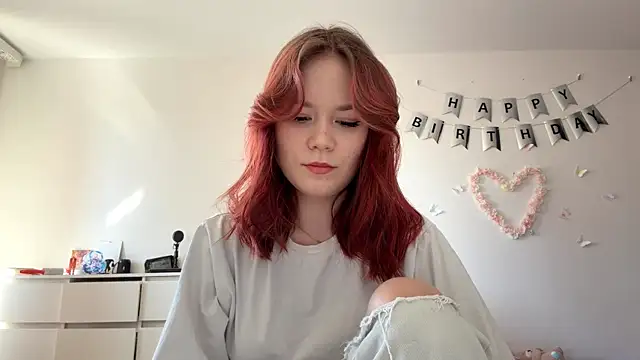 Snapshot of BernieceFender chatting on 04-05-26, 09:06 BernieceFender online show from 04-05-26, 09:06