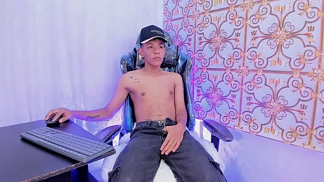 SlimLatino  online show from 04-06-26, 12:50