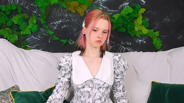 Lina Veyra online show from 04-07-26, 12:49