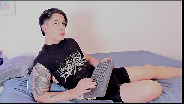Thiago angel online show from 06-14-26, 02:24