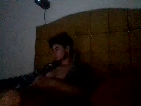 Snapshot of manulito260 chatting on 07-10-26, 01:43 manulito260 online show from 07-10-26, 01:43