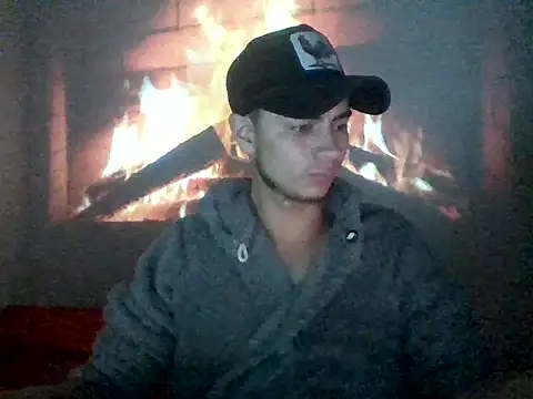 Snapshot of manulito260 chatting on 08-07-26, 06:15 manulito260 online show from 08-07-26, 06:15
