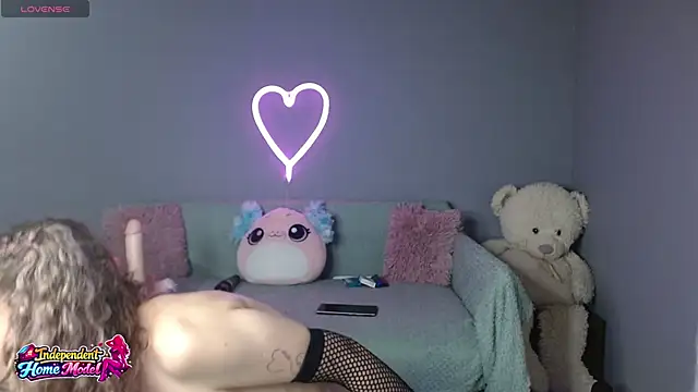 Bea doll online show from 05-14-26, 01:12
