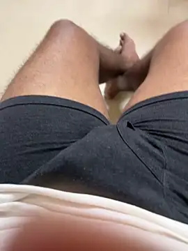 Snapshot of Rahul_the_playboy chatting on 06-02-26, 01:07 Rahul the playboy online show from 06-02-26, 01:07