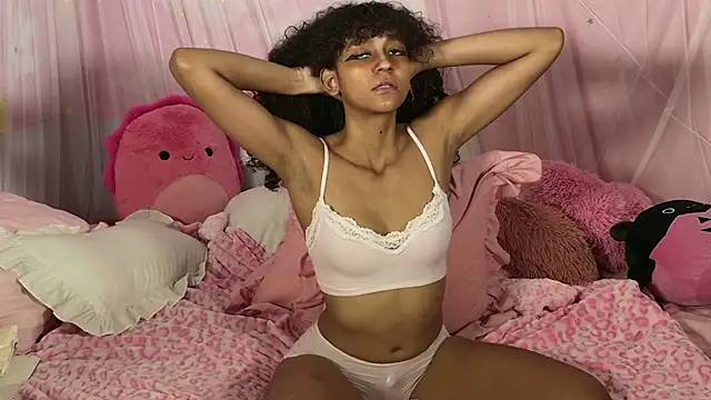 Snapshot of mia_hart chatting on 08-06-26, 02:02 mia hart online show from 08-06-26, 02:02