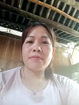 Snapshot of -Luni- chatting on 05-17-26, 02:09 -Luni- online show from 05-17-26, 02:09