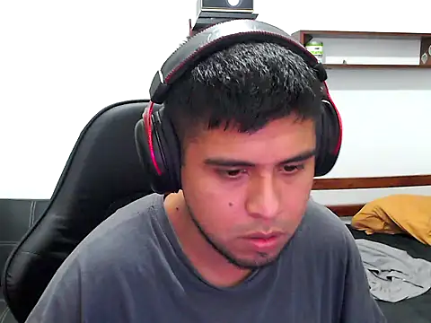 axellrz  online show from 04-04-26, 11:35