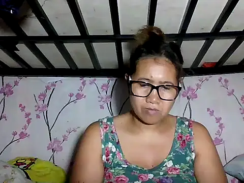 Snapshot of _SweetSmile chatting on 04-15-26, 02:35 SweetSmile online show from 04-15-26, 02:35