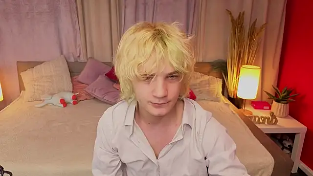 Snapshot of JameMilann chatting on 04-18-26, 06:39 JameMilann online show from 04-18-26, 06:39