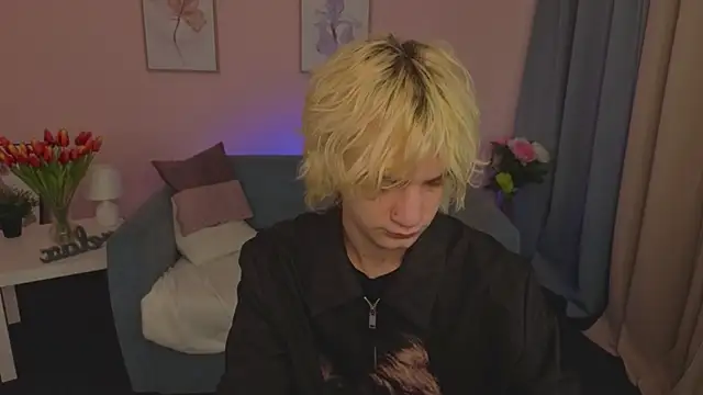 Snapshot of JameMilann chatting on 05-16-26, 06:10 JameMilann online show from 05-16-26, 06:10