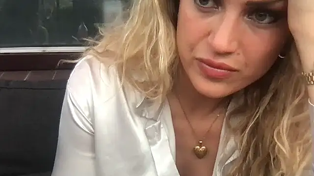 Snapshot of BlondSeduction chatting on 04-09-26, 05:07 BlondSeduction online show from 04-09-26, 05:07