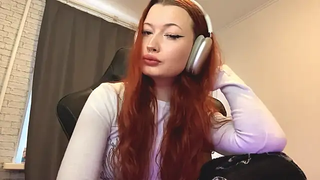 Snapshot of LaurenGoodhart chatting on 04-09-26, 03:17 LaurenGoodhart online show from 04-09-26, 03:17