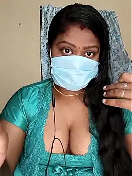 Snapshot of Romantic_Woman chatting on 04-23-26, 12:56 Romantic Woman online show from 04-23-26, 12:56