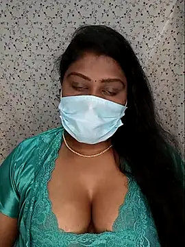 Snapshot of Romantic_Woman chatting on 05-05-26, 07:00 Romantic Woman online show from 05-05-26, 07:00