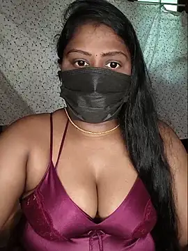 Snapshot of Romantic_Woman chatting on 05-16-26, 06:43 Romantic Woman online show from 05-16-26, 06:43