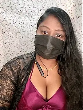 Snapshot of Romantic_Woman chatting on 05-16-26, 06:39 Romantic Woman online show from 05-16-26, 06:39