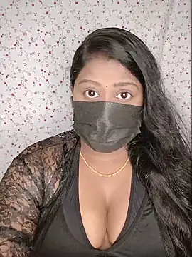 Snapshot of Romantic_Woman chatting on 06-05-26, 06:02 Romantic Woman online show from 06-05-26, 06:02