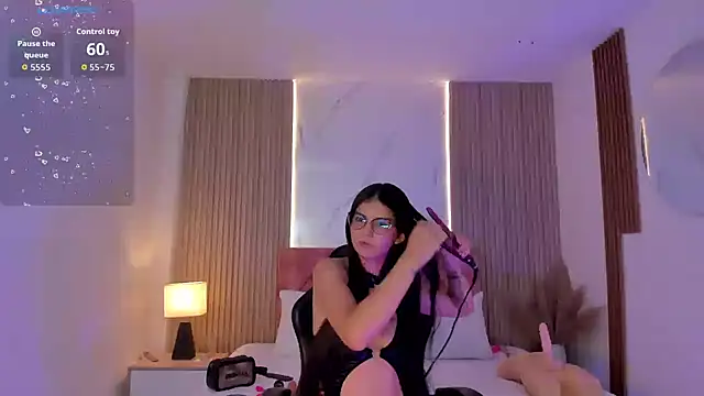 Snapshot of clairemillerx chatting on 06-06-26, 12:10 clairemillerx online show from 06-06-26, 12:10