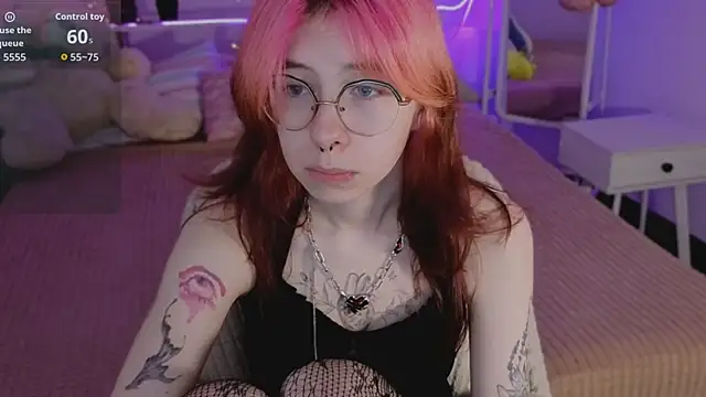 Alice Nyx online show from 05-17-26, 08:49