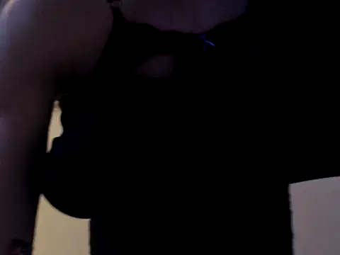 Snapshot of Daniellesafada chatting on 04-25-26, 03:31 Daniellesafada online show from 04-25-26, 03:31